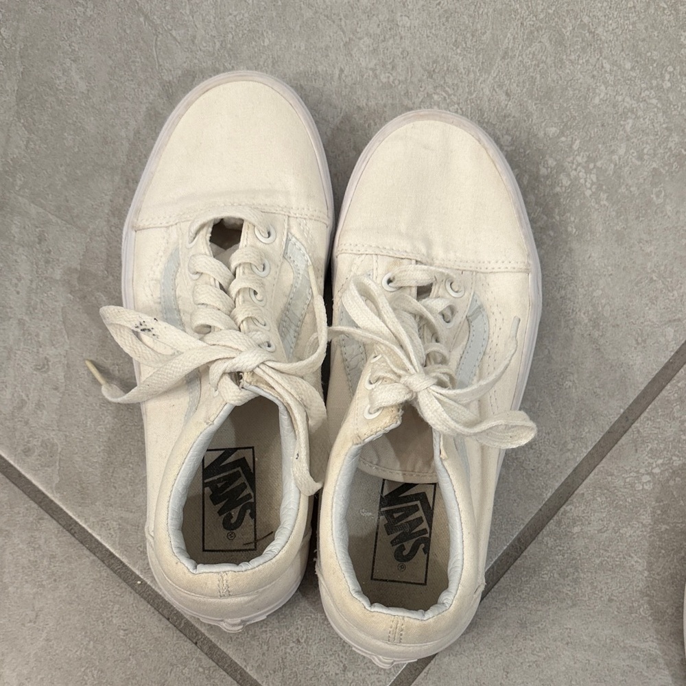 Vans Women's Off-White Canvas Low-Top Sneakers